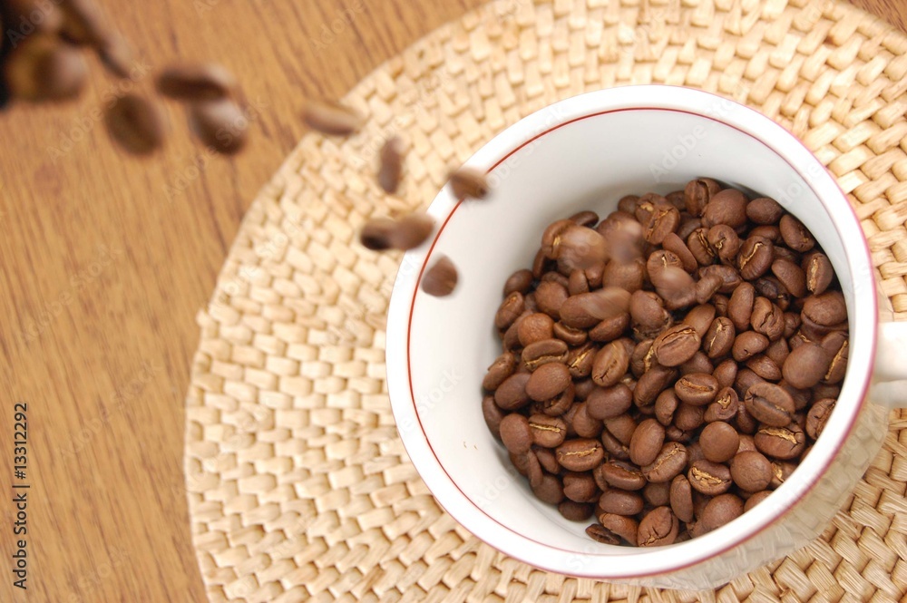Fototapeta premium Coffee beans downpour