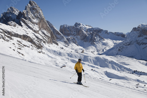 Skifahrer in den Dolomiten