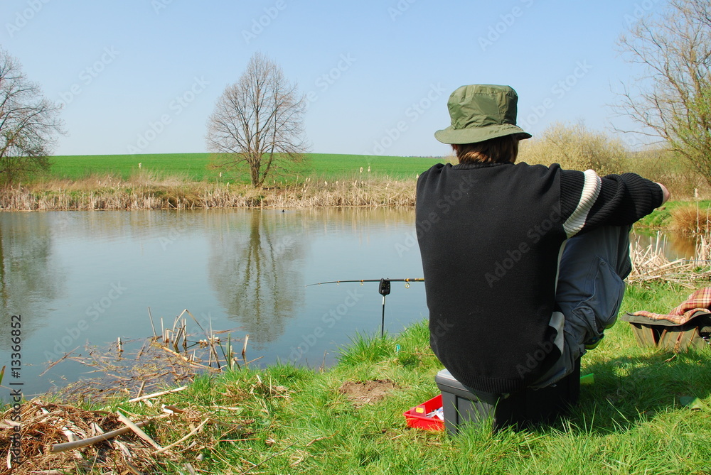 Obraz premium Angeln am Karpfenteich