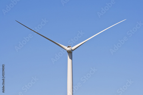 Wind Turbine, Liverpool, England, UK © Alex Yeung