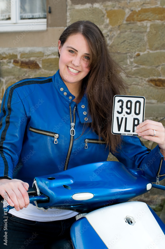 Naklejka premium Versicherungskennzeichen für Roller