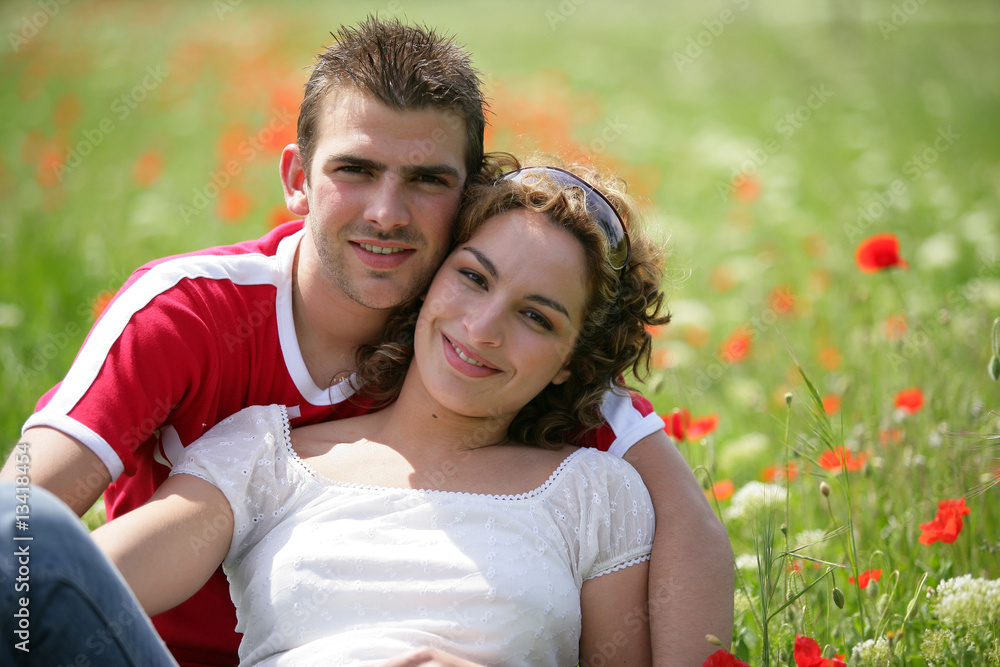 Fototapeta premium jeune couple en extérieur
