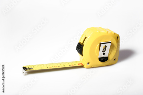 Fita métrica isolada no fundo branco