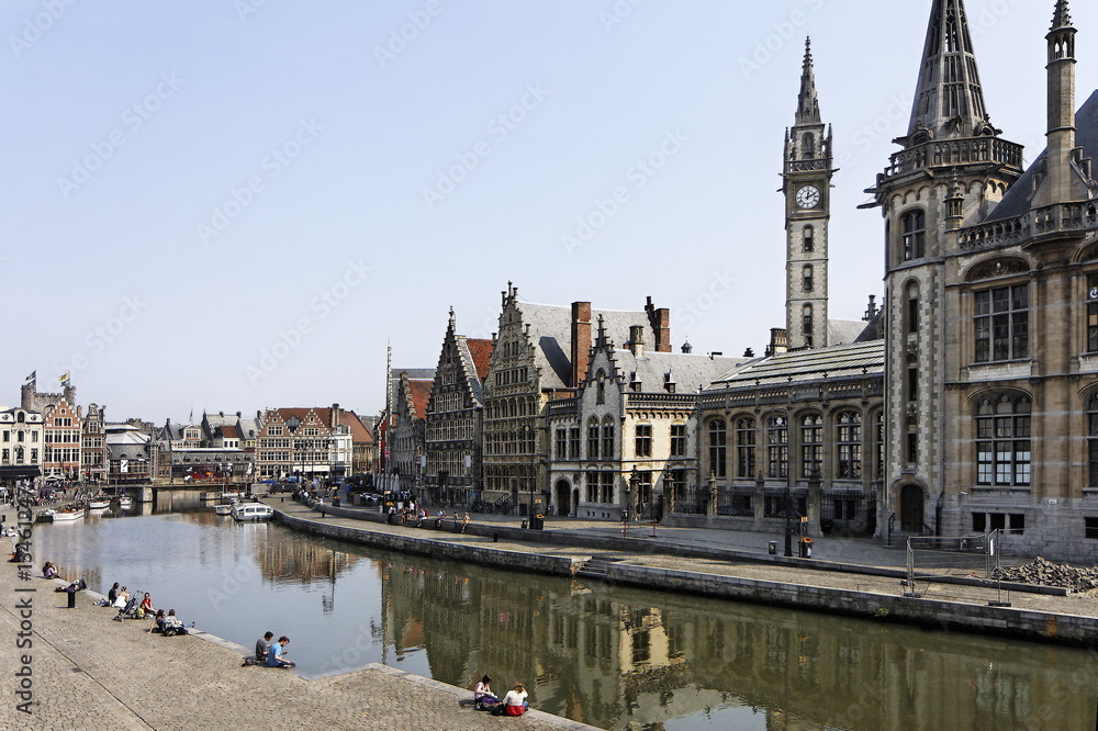 Fototapeta premium Quai des herbes (graslei) - Centre Historique de Gand, Belgique