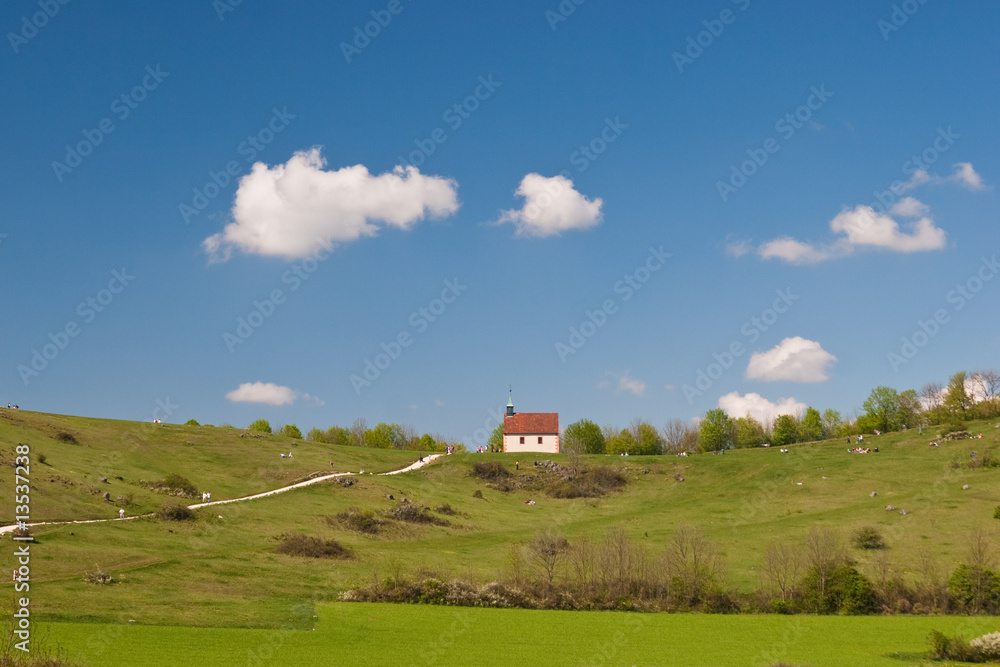 Walpurgis-Kapelle auf dem Walberla, Franken, Deutschland Walpurgis-Kapelle auf dem Walberla, Franken, Deutschland