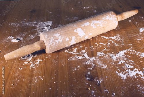 battledore on the table with flour