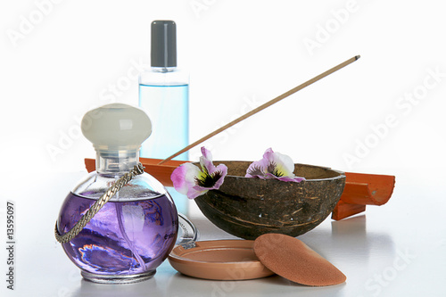 ambiance zen, parfum,encens et noix de coco photo