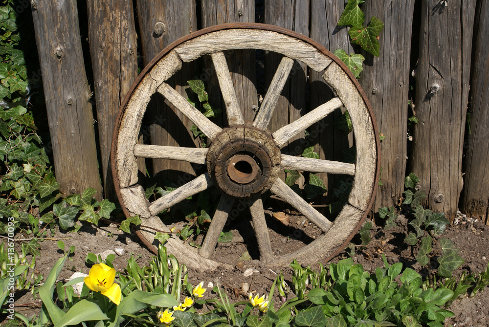 Vintage wagon wheel