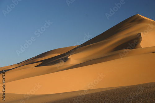 Saharalandschaft #13675230