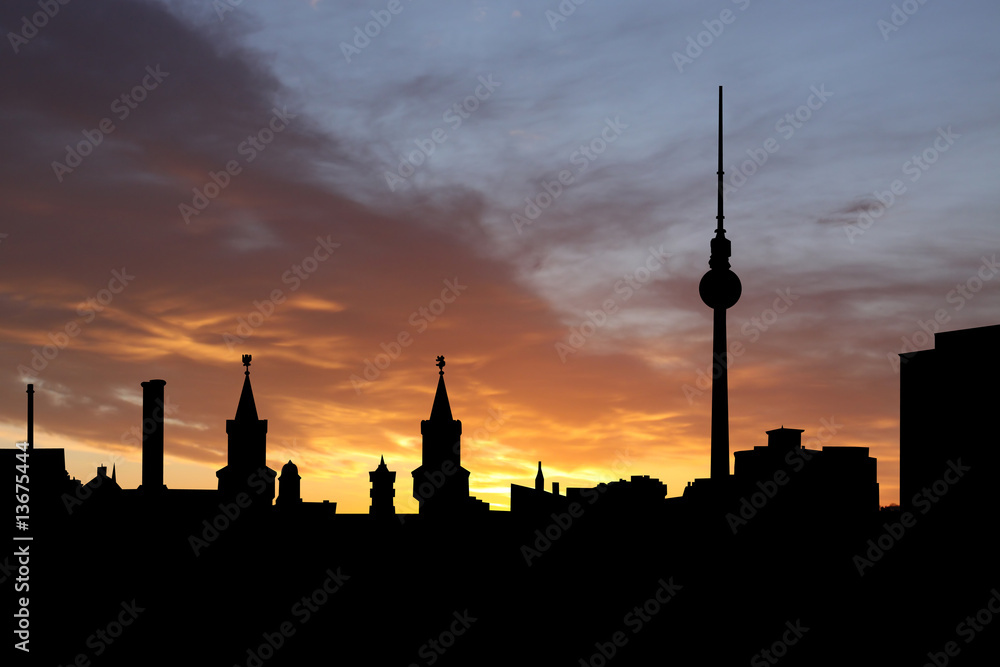 Naklejka premium Berlin skyline at sunset