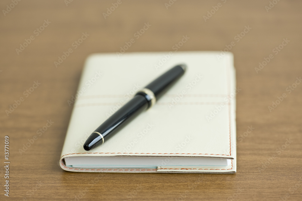 Note and pen Note and pen