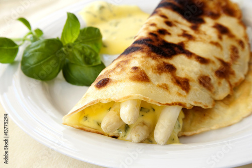 spargel mit pfannkuchen