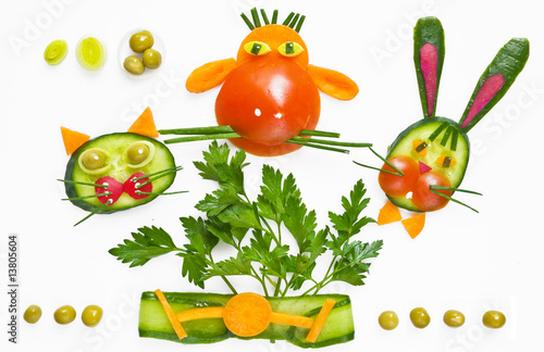 Fototapeta Naklejka Na Ścianę i Meble -  Decorative  animals from vegetables