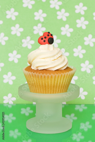 Wallpaper Mural Ladybug Cupcake Torontodigital.ca