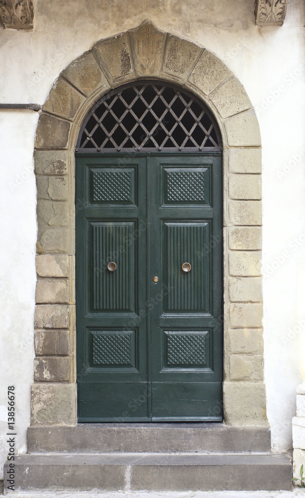 green classic door in Lucca
