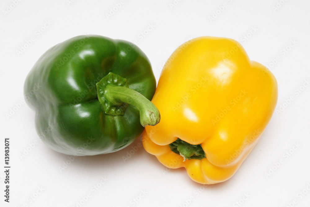 grüne gelbe paprika grüne gelbe paprika