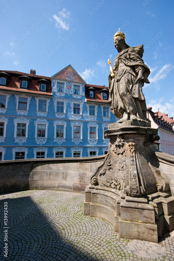 Fototapeta premium Statue von Kaiserin Kunigunde