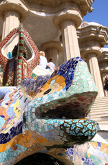 Wandcirkels Barcelona Kleurrijke salamander Park Güell  © Vladimir Mucibabic