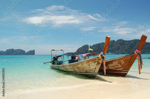 Long Tail Boat à Koh Phi Phi © greg