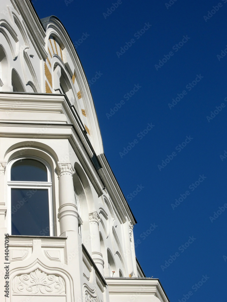 Fototapeta premium Berlin, Sanierter Altbau mit Erker