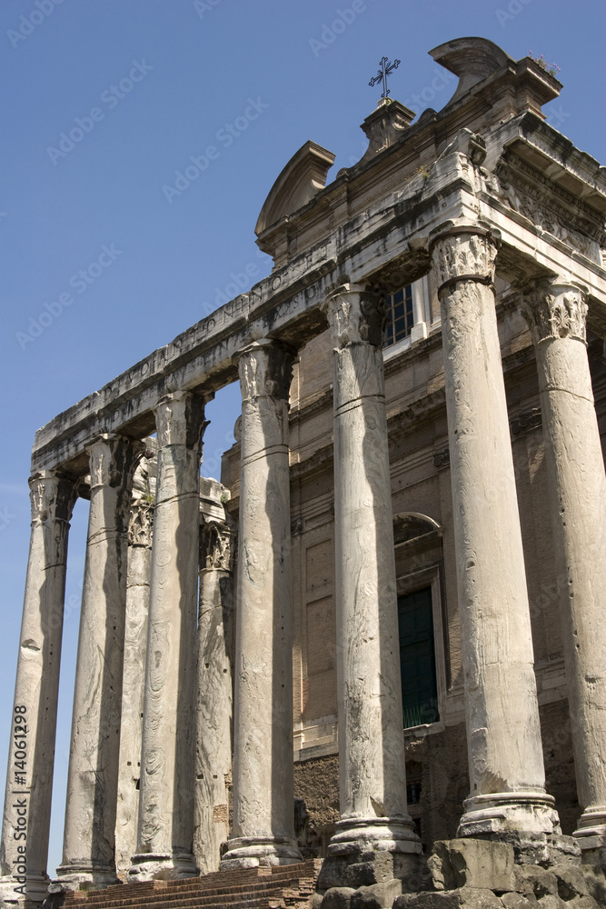 Temple von Antoninus und Faustina im Forum Romanum