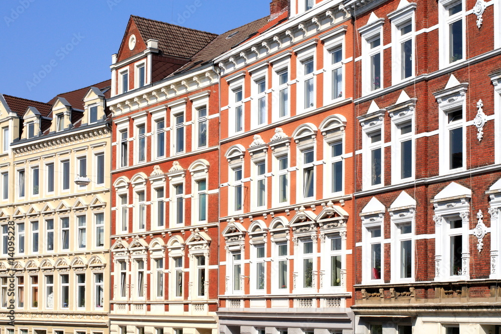 Obraz premium Wohnhaus, Hausfassade, Mietswohnungen,Kiel,Deutschland
