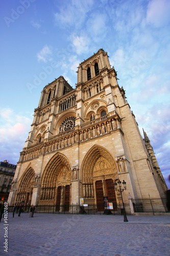 Cathédrale Notre Dame de Paris - crépuscule