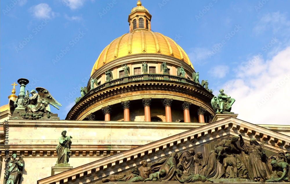 Obraz premium Saint Isaac's Cathedral in St. Petersburg, Russia