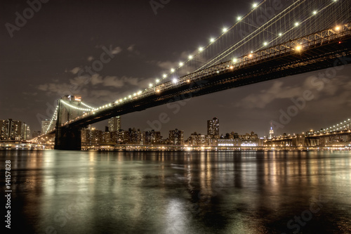 Fototapeta Naklejka Na Ścianę i Meble -  Brooklyn Bridge at night in HDR