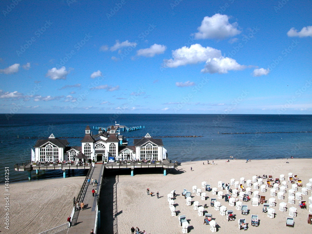 Obraz premium Seebrücke Sellin auf Rügen mit Strandkörben