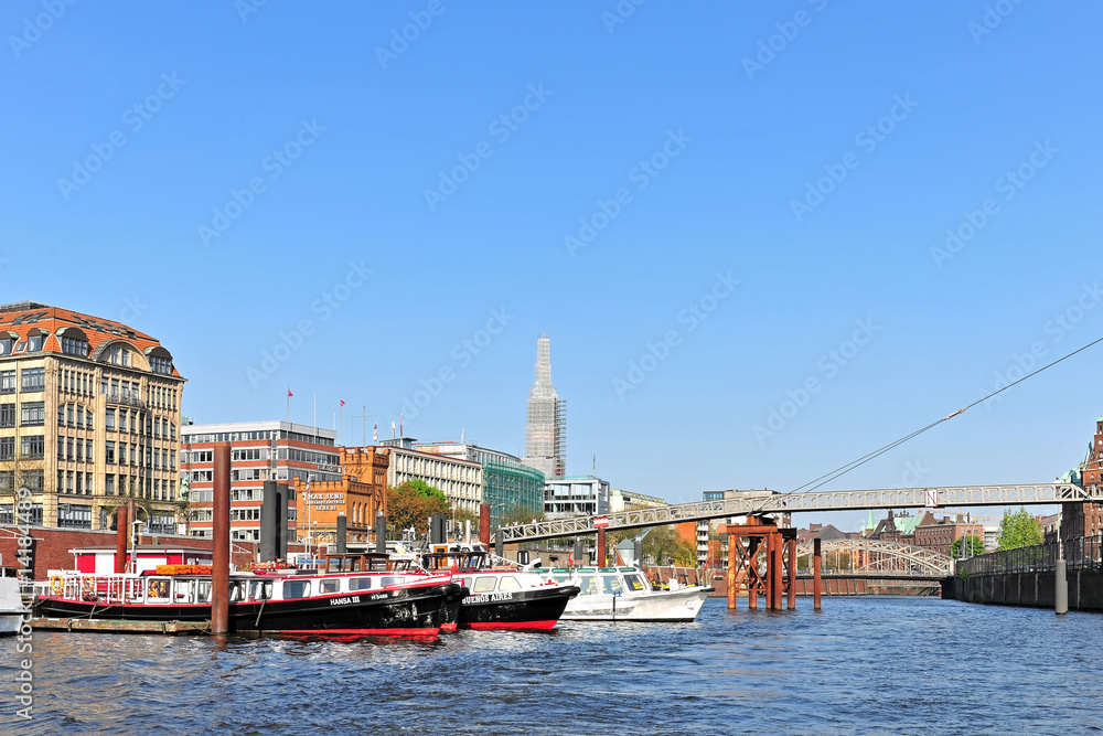 Obraz premium Hamburg, Landungsbrücken, Hafen