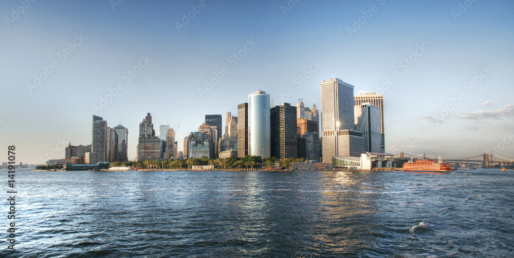 Obraz premium Miasto nad morzem