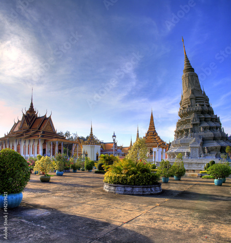 Silver Pagoda - Phnom Penh - Cambodia © XtravaganT