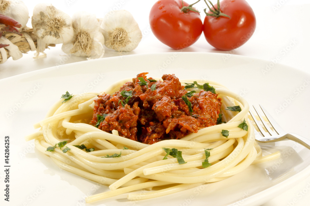 selbstgemachte Spagetti mit Tomatenhacksosse selbstgemachte Spagetti mit Tomatenhacksosse