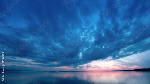 Blaue Stunde am See