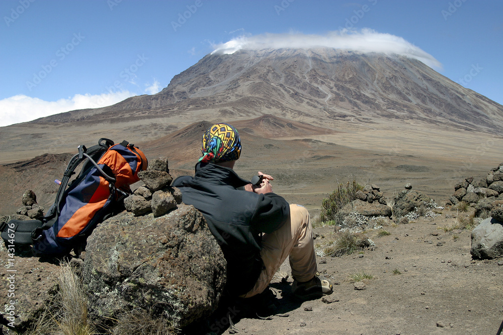 repos devant le kilimanjaro - obrazy, fototapety, plakaty 