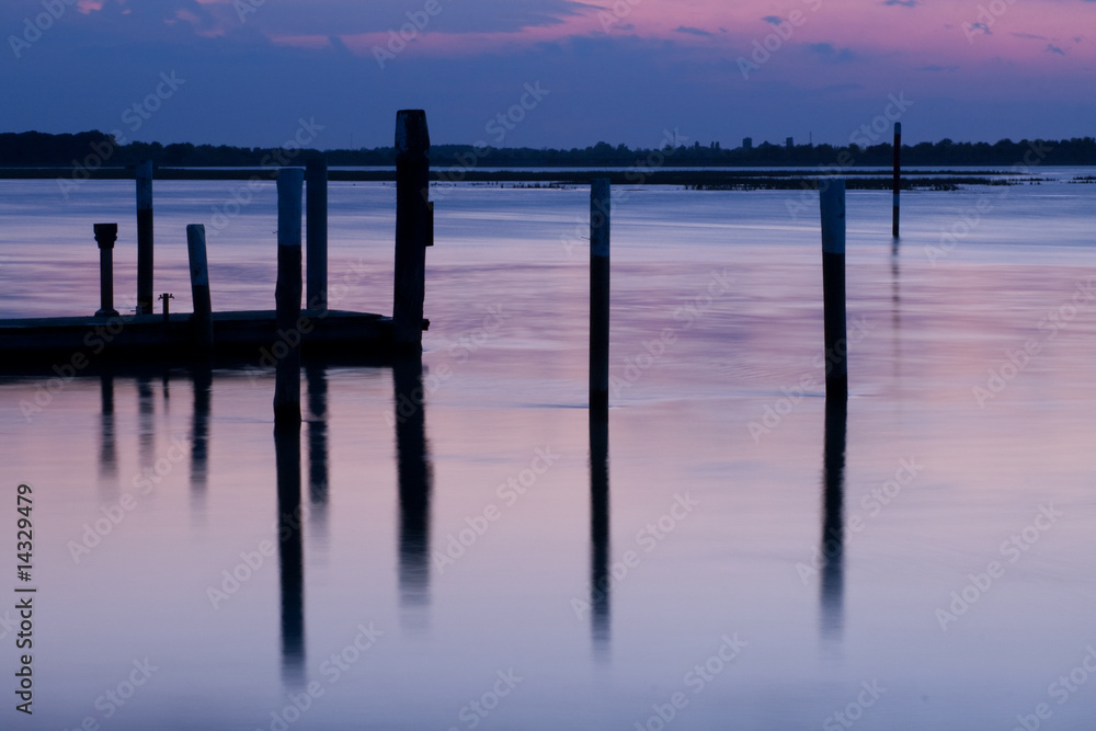 Naklejka premium tramonto sulla laguna di Bibione