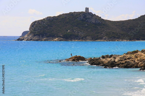 Osservando la Torre Saracena - Cala di Giunco - Sardegna