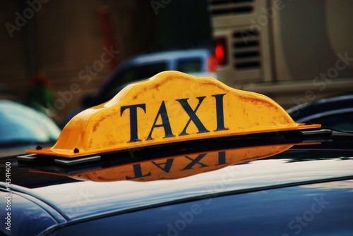 Foto Taxi in line waiting for passengers