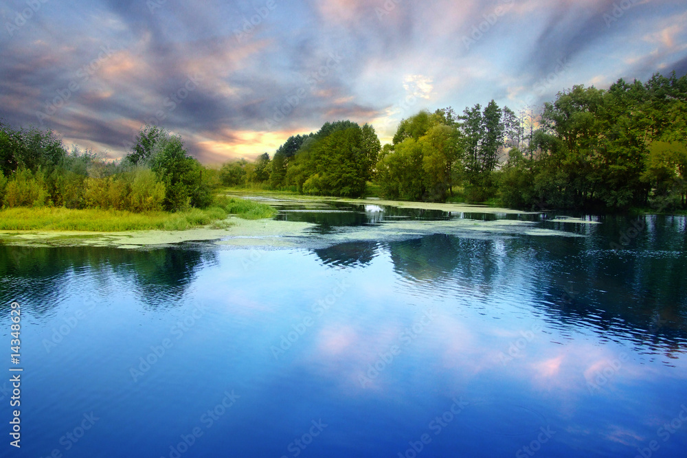 Obraz premium blue lake going in distance