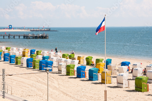 Föhrer Brücke und Fahne