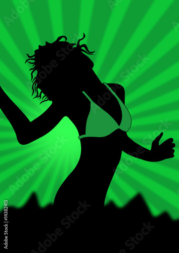 Frau mit Sonne als Hintergrund