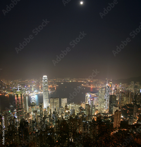 Hongkong Skyline bei Nacht - Asiens Finanzmetropole © XtravaganT