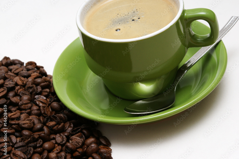 tasse kaffee mit frischen bohnen tasse kaffee mit frischen bohnen