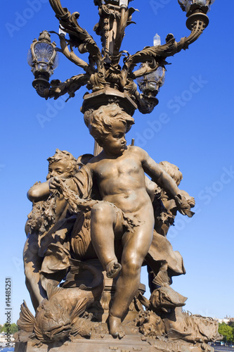 paris,pont Alexandre 3 : lampadaire en bronze