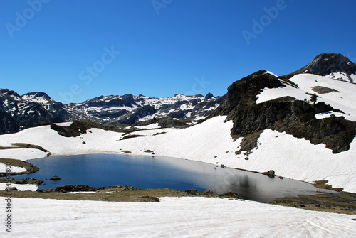 Le lac Miey et la neige photo