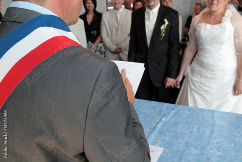 Monsieur le Maire.
