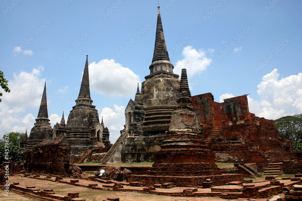 Wat Phra Si Sanphet Chedis temple