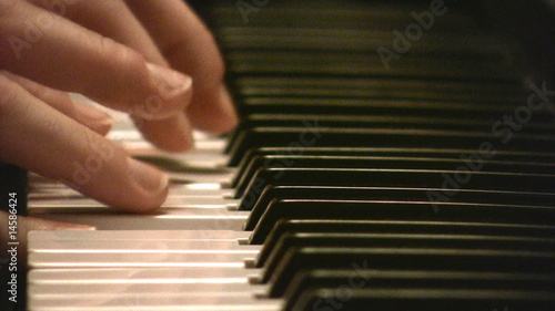 Tocando piano