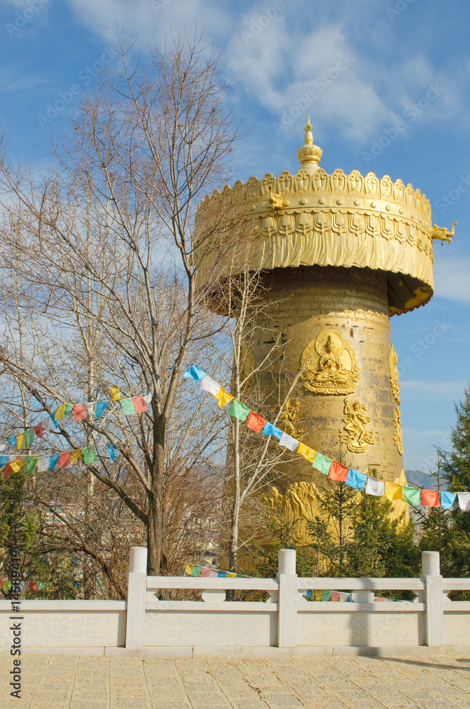 Fototapeta premium the biggest tibetan prayer wheel in the world, shangri-la, china